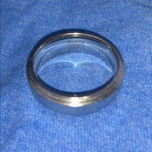 Men’s wedding ring